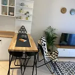 Apartman Cheerful 2-bedroom In Golem