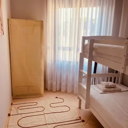 Cheerful 2-bedroom In * Голем