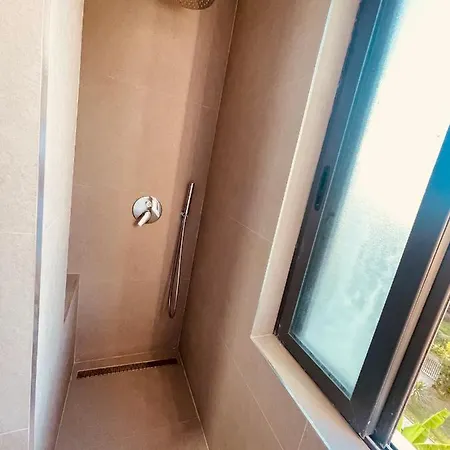Cheerful 2-bedroom In アパート