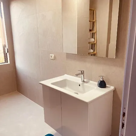 Cheerful 2-bedroom In アパート