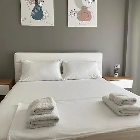 Cheerful 2-bedroom In * Голем