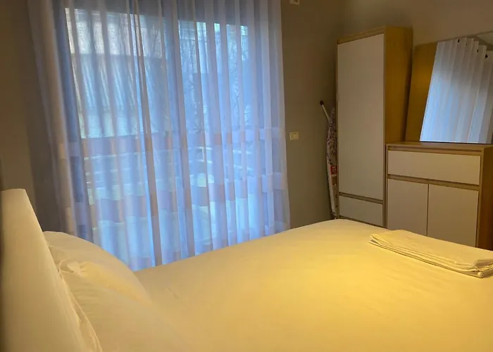 Appartement Cheerful 2-bedroom In Golem (Tirana)